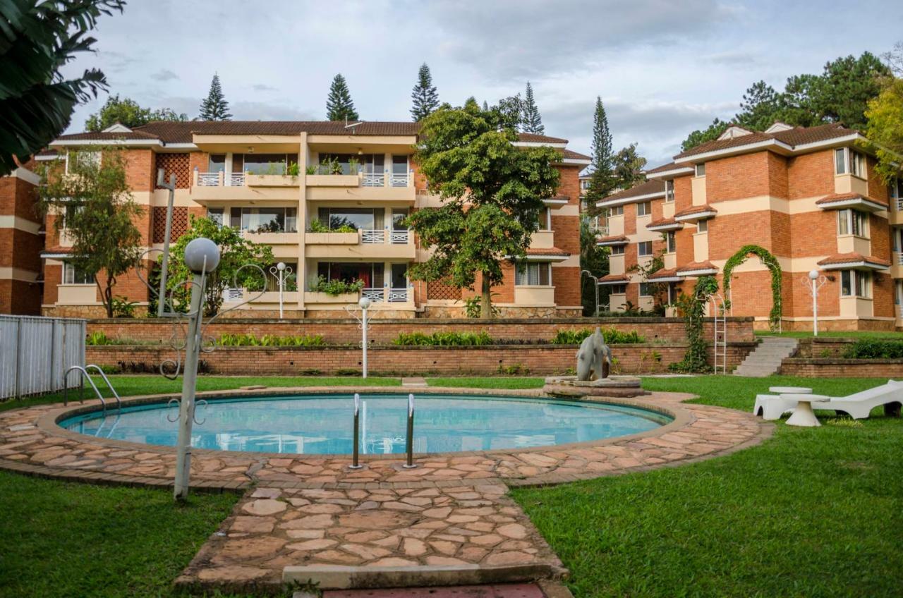 Golf Course Apartments Kampala Exterior photo